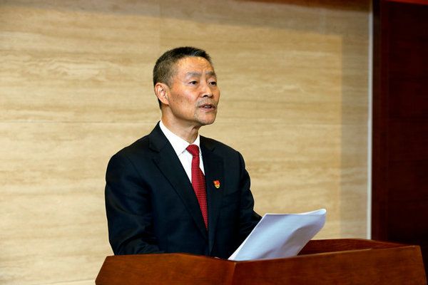 龙8官方网站集团一届一次全委会选举出新一届辅导集体 斯泽夫当选龙8官方网站党委书记